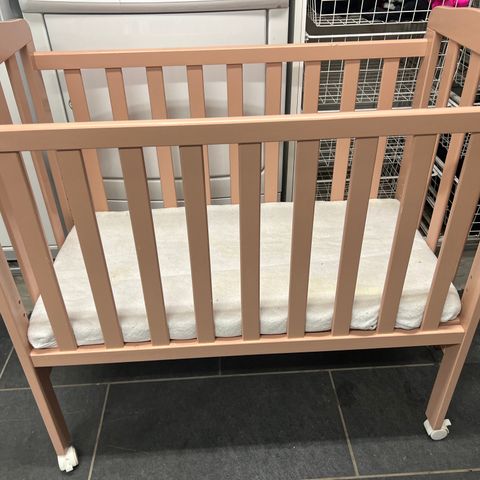 JLY Bedside Crib Dream