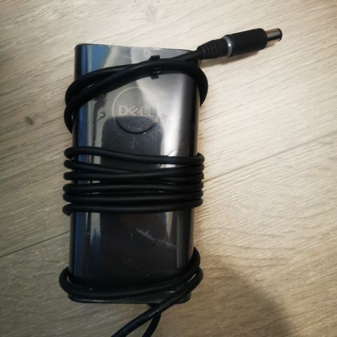 Lader Dell original adapter pent brukt