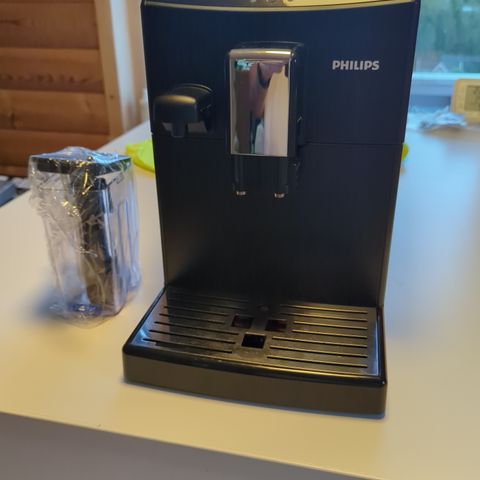 Fin Philips kaffemaskin HD8829 selges - hel og fin