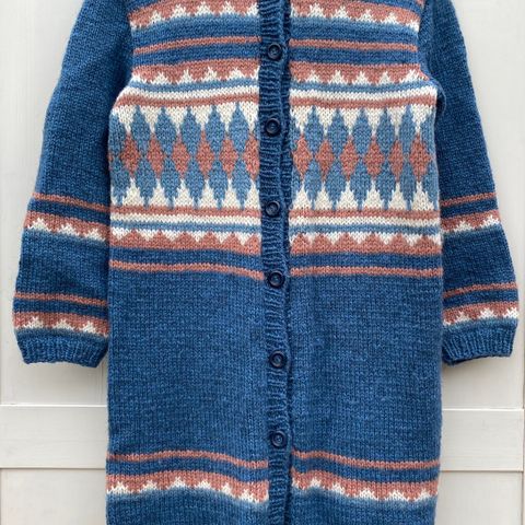 HÅNDSTRIKKET SID STRIKKEJAKKE / STRIKKEKÅPE - 100% ULL - VINTAGE