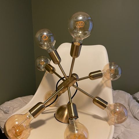 Sputnik Taklampe selges