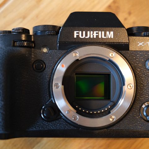 Fujifilm x-t1 med fujinon 35mm og Fujifilm XC 16-50mm selges