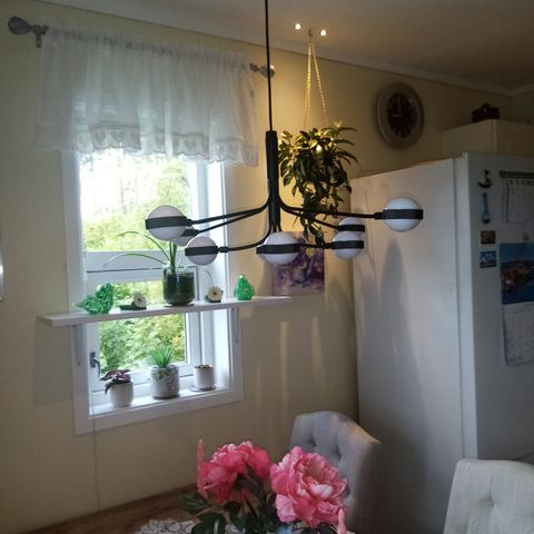 IKEA STORSLINGA LED-lysekrone, 8-armet, svart/hvit, 70 cm