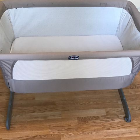 Chicco bedside crib