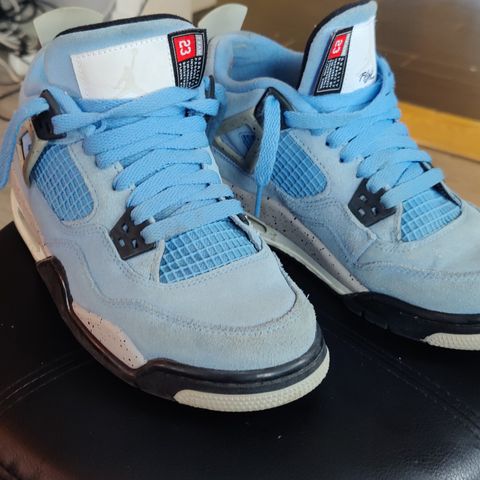 Air Jordan 4 retro university blue