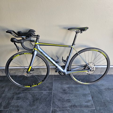 Fuji SL 2.3 Disc Landeveissykkel