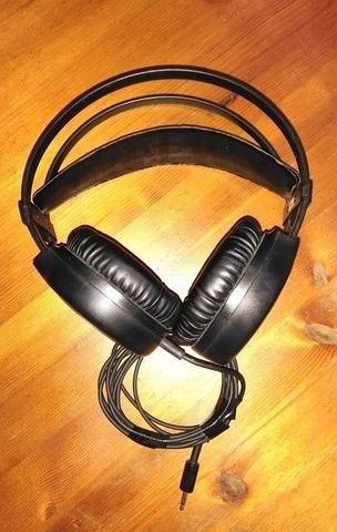 Razer headset og AKG stereo Headphones