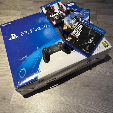 Playstation 4 Pro /m 3 spill og håndkontroll