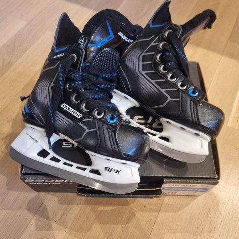 Bauer Nexus N6000 str 28