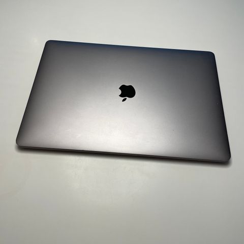 MacBook Pro 15" 2017 Retina - Intel i7 3,1 GHz