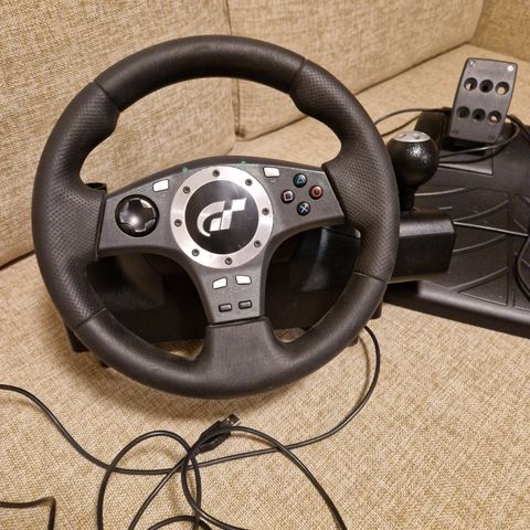 Logitech GT ratt og peddle.