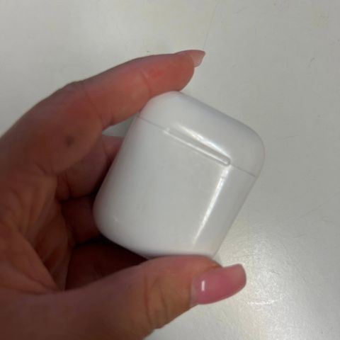 AirPods Gen 2