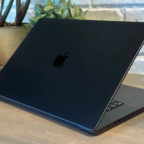 Macbook pro 16-inch 18-36GB ram ønskes kjøpt