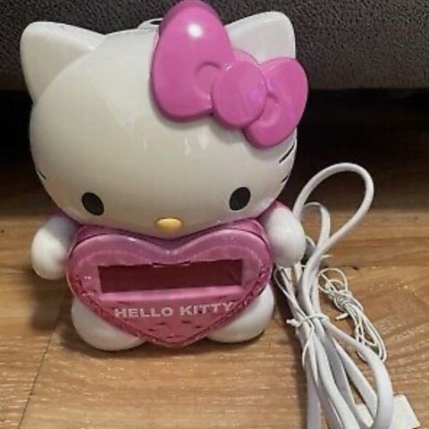 Vil kjøpe hello kitty vekkeklokke!