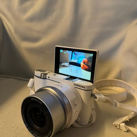 Samsung NX3300