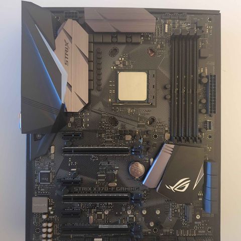 ASUS ROG STRIX X370-F GAMING AM4 Hovedkort med WiFi og Bluetooth