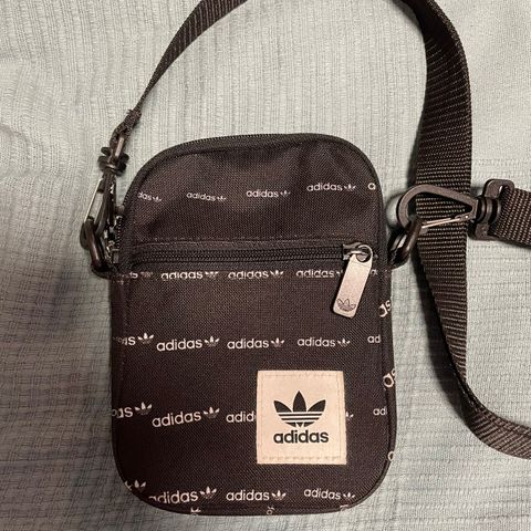 Adidas skulderveske / Mobilveske / crossbody bag