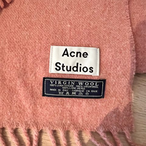 Acne studios ull skjerf