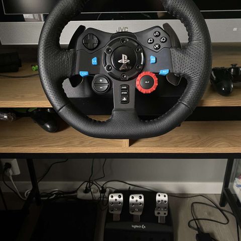 logitech G29 driving force racerratt og pedaler