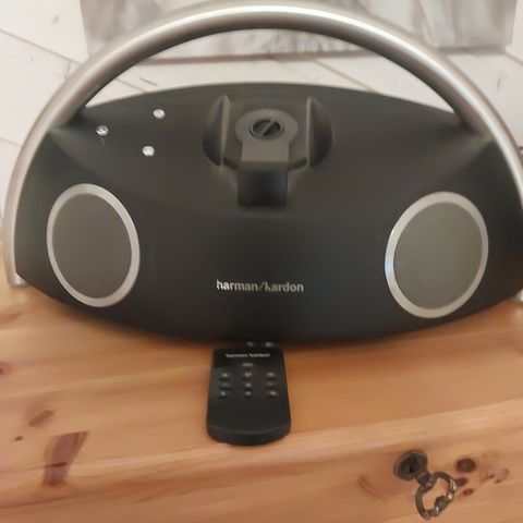 Harman Kardon musikkanlegg.