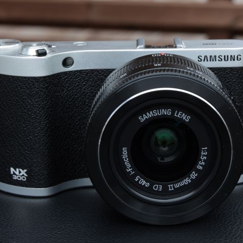 Samsung NX300 20 Megapiksler Digitalkamera