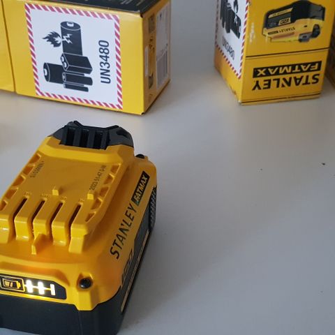 Ubrukte Stanley Fatmax v20, 4Ah batterier