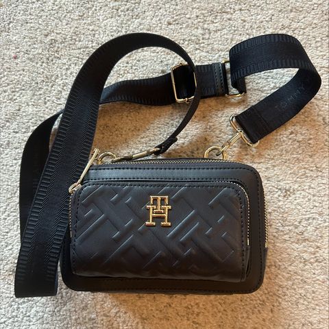 Tommy Hilfiger crossbody mørkeblå