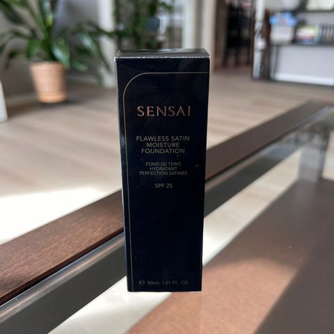 Sensai Flawless foundation 204.5 warm beige