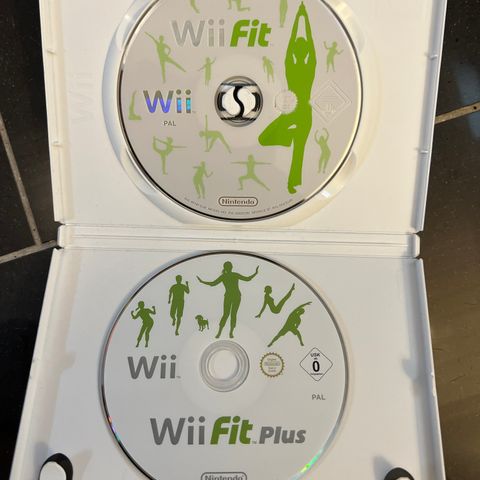 Wii fit + Wii fit Plus - Nintendo Wii