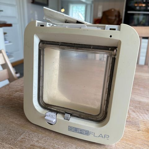 SUREFLAP katteluke m/chipleser