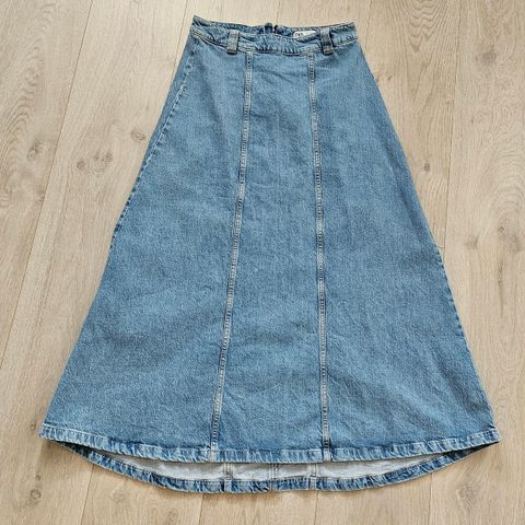 maxi denim skirt fra Zara