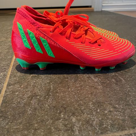 Adidas predator fotballsko