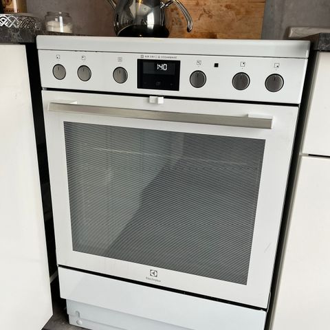 Electrolux komfyr LKR66040NW (hvit)