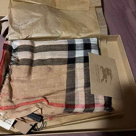 Burberry  wool/ silk skjerf