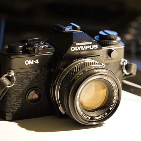 Olympus OM-4 med linse