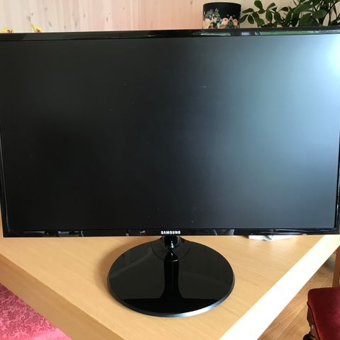 Samsung S27F350 27" skjerm (sort)