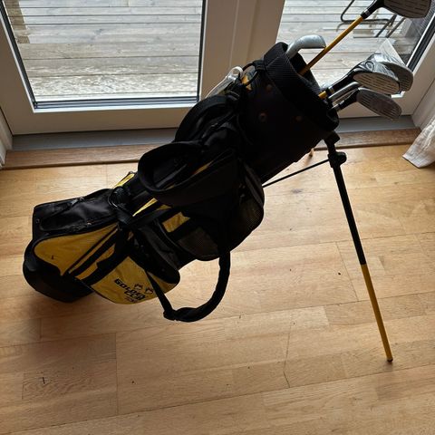 Diverse jr golfkøller  med bag selges