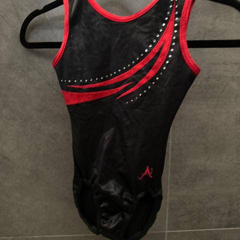 Turndrakt / RG / leotard i str 134