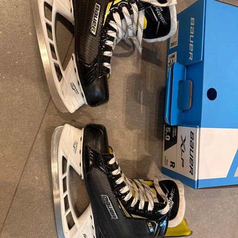 Bauer Surpreme S25 str. 37,5