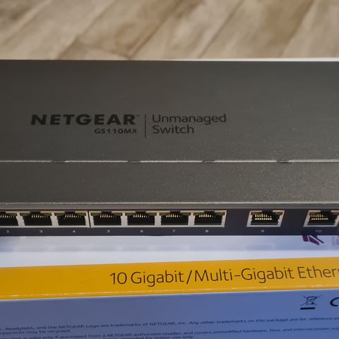 Netgear  GS110MX