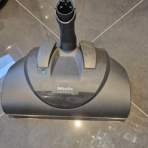 Miele Electro Plus – gulvbørste modell 
SEB 228