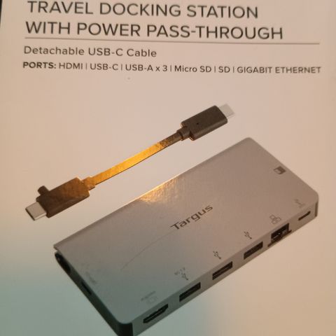 Targus universal usb-c travel docking station with pass through