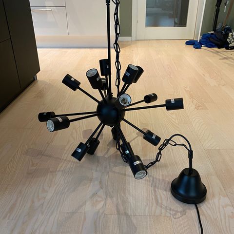 Sputnik taklampe fra Lampehuset 2020