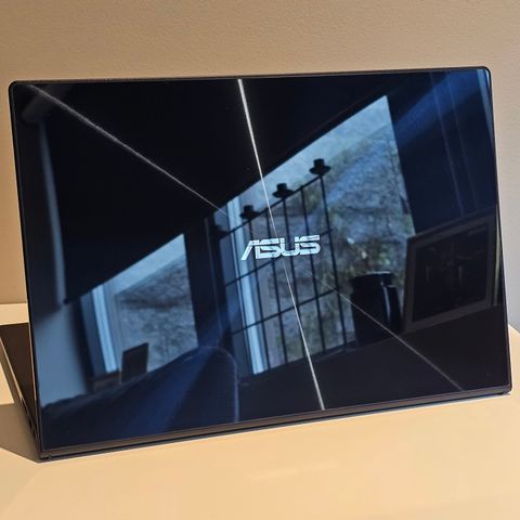 ASUS ZENBOOK UX301L (Med touchskjerm)