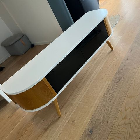 TVbenk (trolig dansk design)