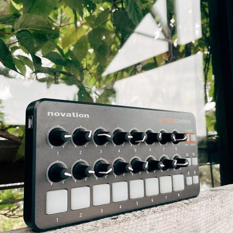 Novation Launch Control - MIDI-kontroller