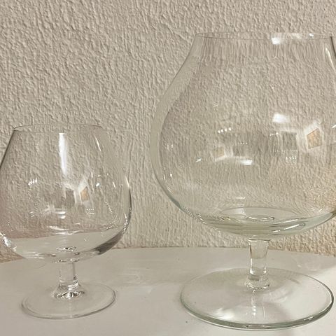 8 stk cognac glass (tror det kan være Riedel glass) - pluss ett stort