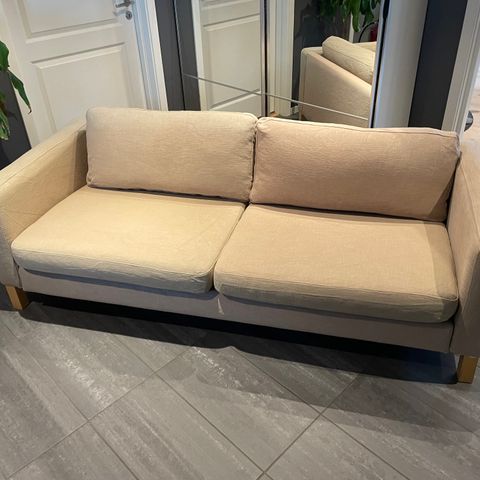 NY PRIS! Nyrenset lys IKEA 3-seter Karlstad sofa selges