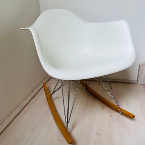 Vitra Eames Gyngestol