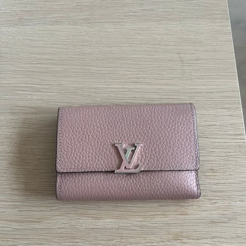 Louis Vuitton capucines wallet